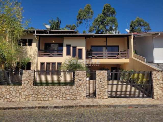 Casa à venda, 3 quartos, 1 suíte, 2 vagas, Garcia - Blumenau/SC