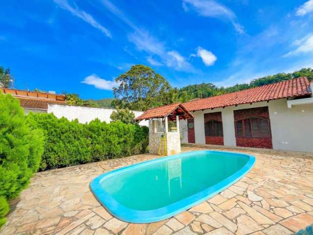 Casa com Piscina e Excelente Localização no Garcia! I Cadore Imóveis