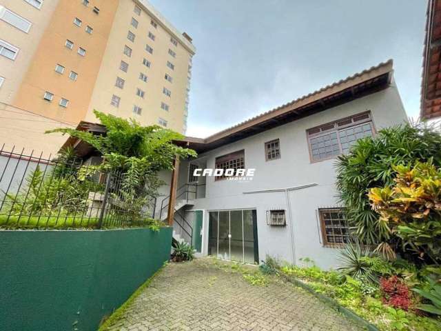 Excelente casa com aproximadamente 400m² no bairro Jardim Blumenau I Cadore Imóveis