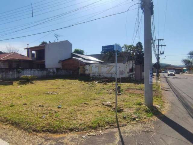 Terreno Esquina com Ótima localização