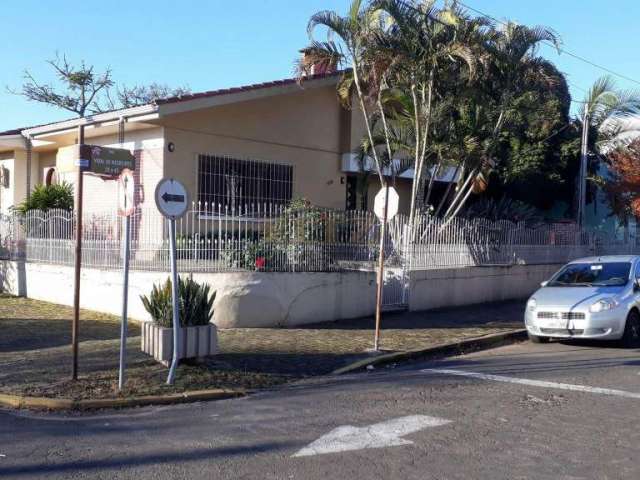 Casa no centro, tanto para comercial e residencial.