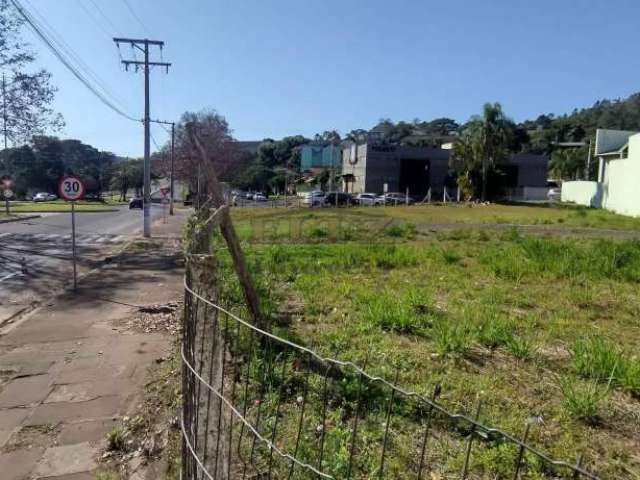 Esquina Comercial de 1.900m² na entrada da cidade