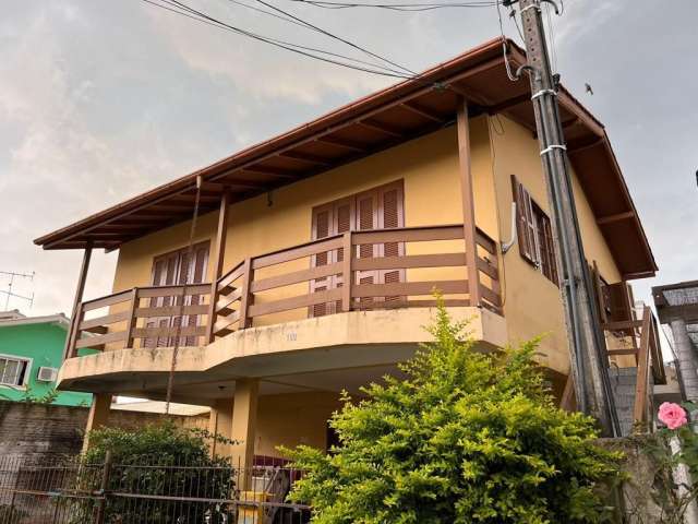 Casa na praia da cachoeira do bom jesus.