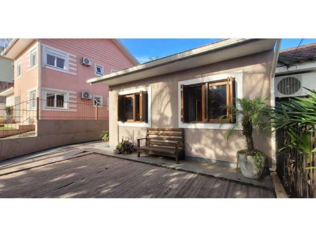 Casa para venda  no Bairro Lomba do Pinheiro em Porto Alegre