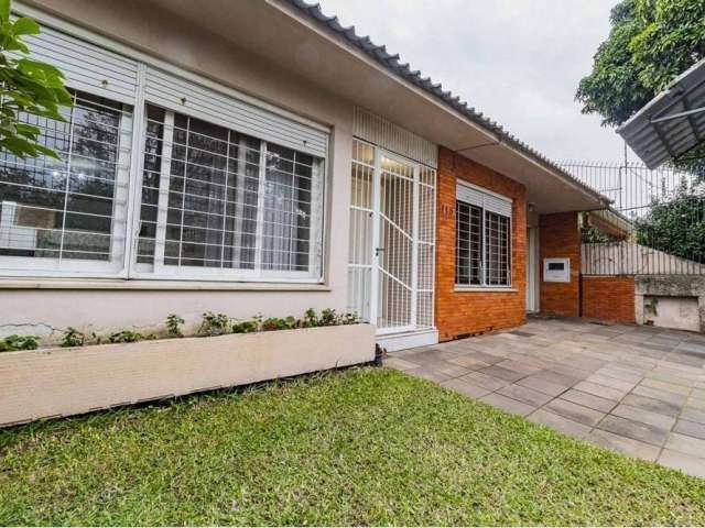 Casa para venda  no Bairro Jardim Lindóia em Porto Alegre