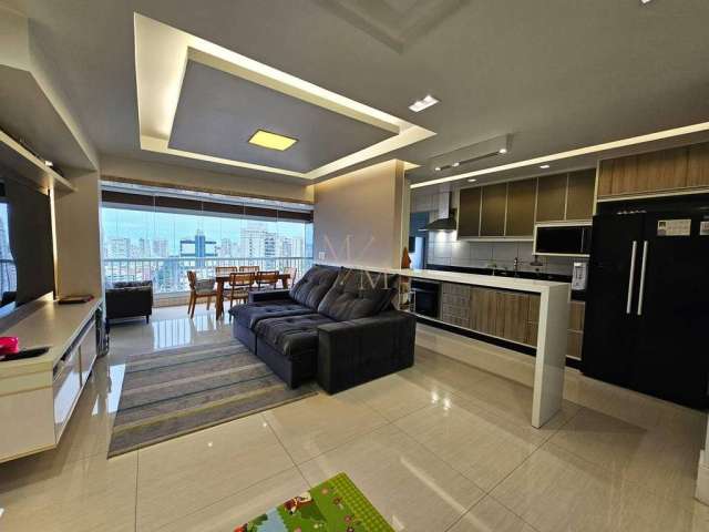 Apartamento com 3 dormitórios, suíte, varanda gourmet, 2 vagas e lazer.