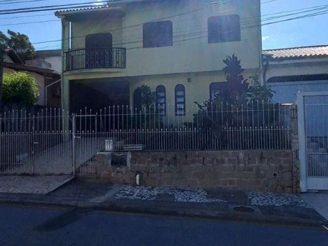 LINDA Casa em Barreiros de 3 dormitórios em Barreiros