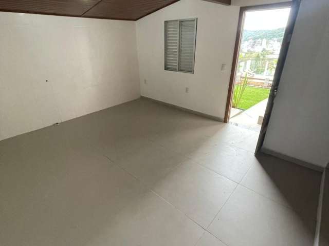 Linda casa residencial de 3 dormitórios na carvoeira