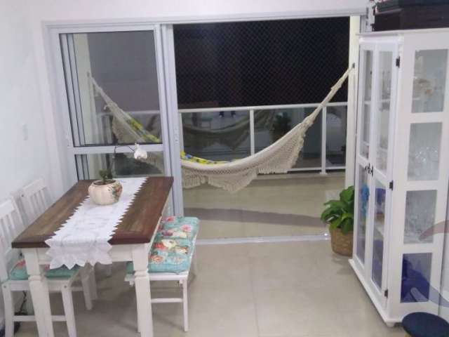 Lindo apartamento de 3 dormitórios no campeche