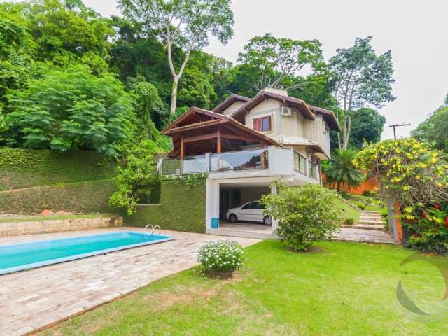 Linda casa residencial de 4 dormitórios no centro de florianópolis