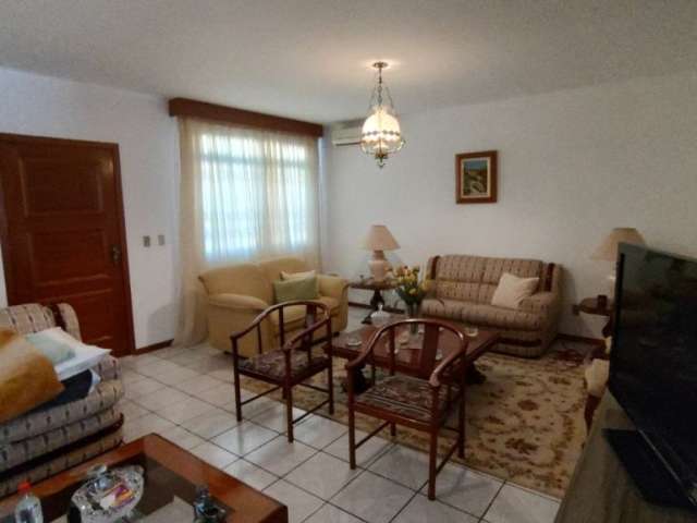 Linda casa residencial de 5 dormitórios no centro de florianópolis