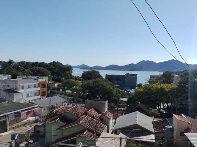 Linda casa de 7 dormitórios no centro de florianópolis