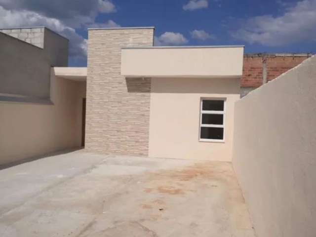 Casa térrea, 2 Dormitórios ( 1 suíte), 4 vagas, Quintal amplo - Setville - Sjc.