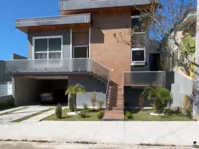 Casa Sobrado, 3 Dormitórios ( 1 Suíte), 4 Vagas, Condomínio Terras do Vale -   Caçapava.