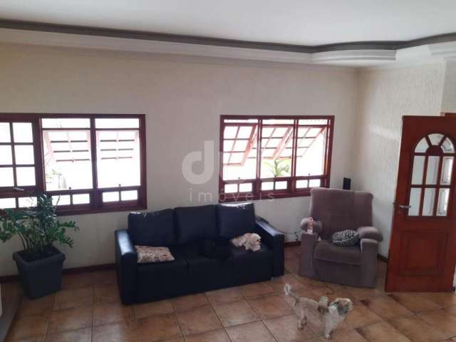 Casa com 3 quartos à venda na Rua Jaçanã, 403, Vila Aeroporto, Campinas, 227 m2 por R$ 600.000