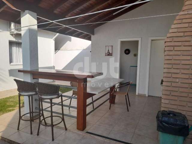 Casa em condomínio fechado com 3 quartos à venda na Avenida José Puccinelli, 130, Campos do Conde I, Paulínia, 180 m2 por R$ 900.000