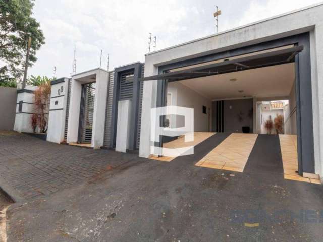 Casa com 3 dormitórios à venda, 195 m² por R$ 750.000,00 - Jardim Flamingos - Apucarana/PR