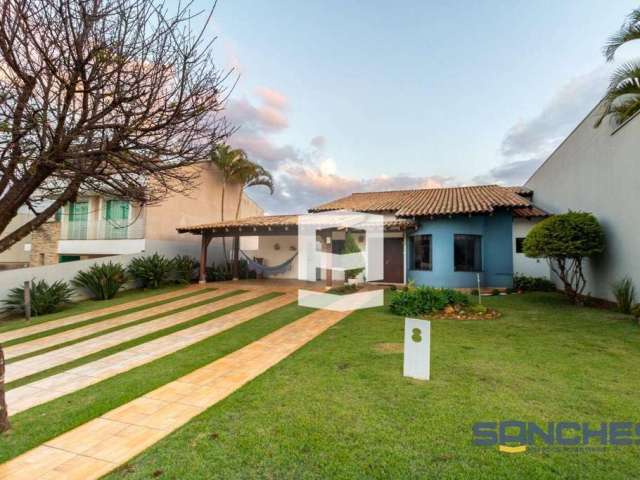 Casa com 5 dormitórios à venda, 327 m² por R$ 1.100.000,00 - Jardim Menegazzo - Apucarana/PR