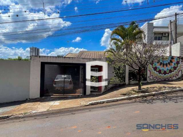 Casa na área central à venda por R$ 330.000 - Centro - Apucarana/PR