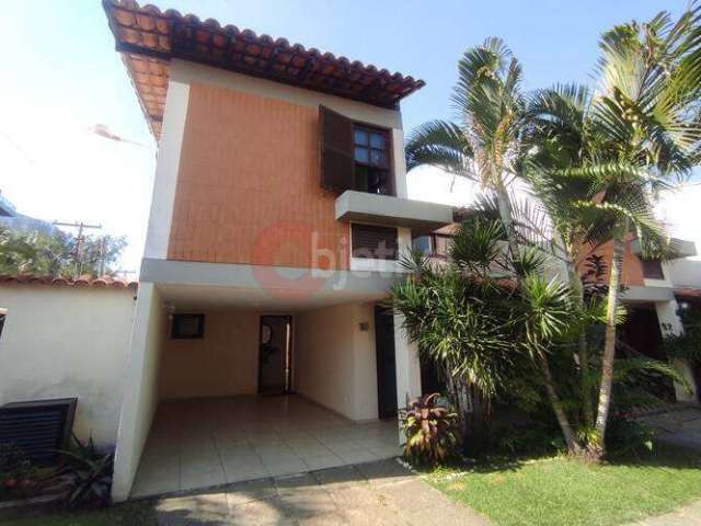 Casa duplex em cond. a venda de 3 quartos - Braga - Cabo Frio