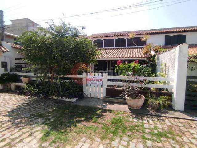 Casa em condomínio com 3 dormitórios, 100 m² -  Palmeiras - Cabo Frio/RJ