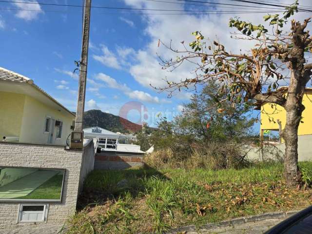 Terreno com 300 m², Condomínio Olga Diuana Zacharias - São Pedro da Aldeia