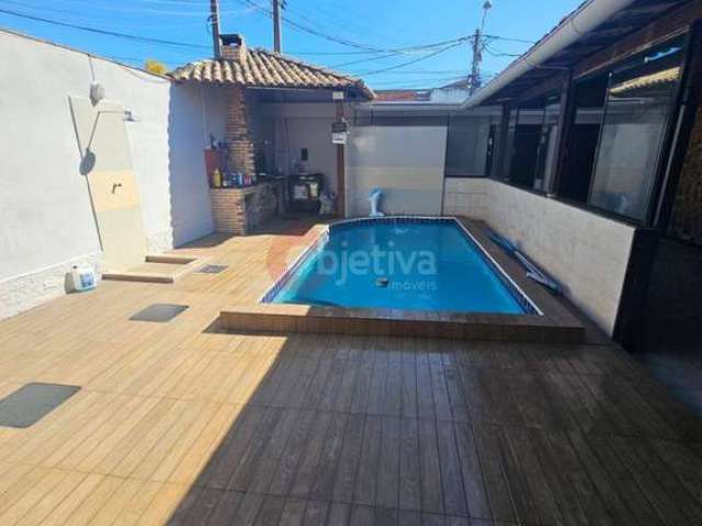 Casa duplex, 5 quartos com edícula, Parque Burle - Cabo Frio - RJ