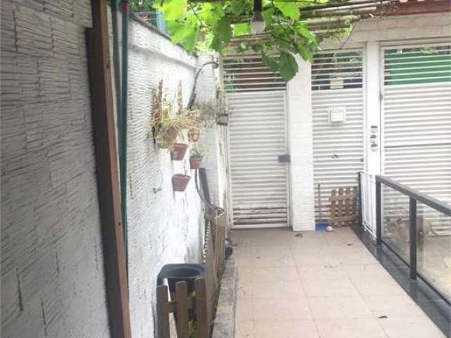 Casa em condomínio fechado com 3 quartos à venda na Rua Maria Pereira Pinto, 47, Jardim Regina, São Paulo, 239 m2 por R$ 1.100.000