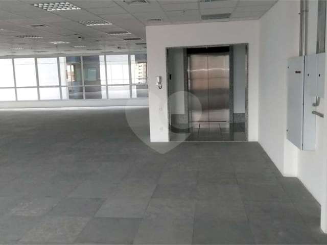 Sala comercial para alugar na Rua Araguari, 835, Vila Uberabinha, São Paulo, 710 m2 por R$ 53.245