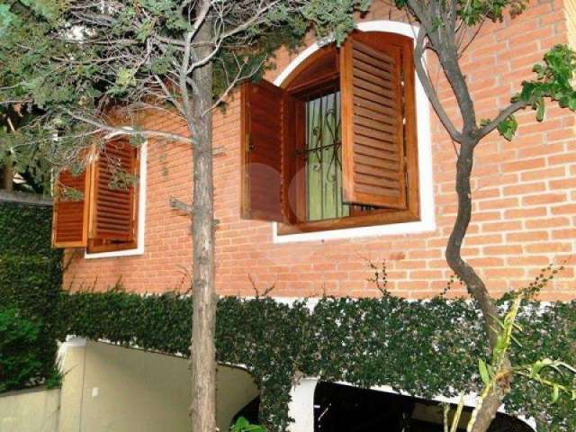 Casa com 8 quartos à venda na Rua Xavier da Veiga, 109, Santana, São Paulo, 300 m2 por R$ 1.800.000