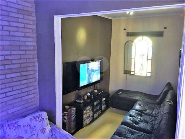 Casa com 4 quartos à venda na Rua das Adálias, 9, Jardim Bebedouro, Guarulhos, 325 m2 por R$ 650.000