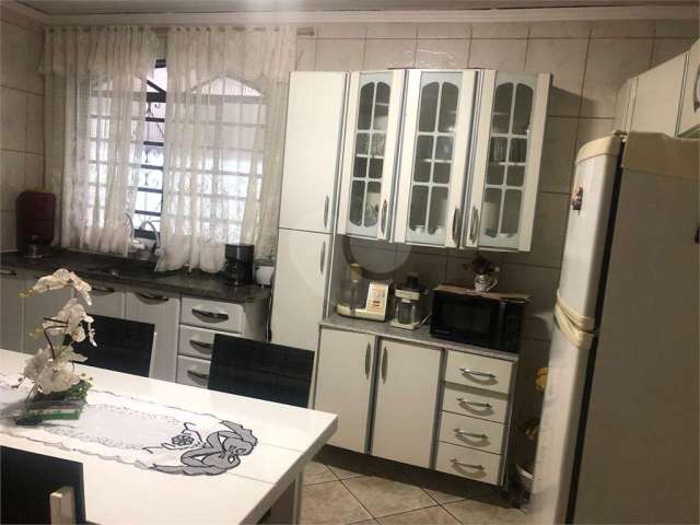 Casa com 2 quartos à venda na Avenida Madame Curie, 611, Jardim Dourado, Guarulhos, 100 m2 por R$ 600.000