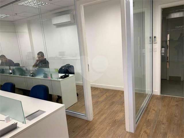 Sala comercial à venda na Rua Verbo Divino, 2001, Chácara Santo Antônio, São Paulo, 62 m2 por R$ 747.000