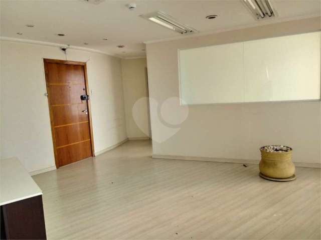 Sala comercial à venda na Largo do Paissandu, 72, Centro, São Paulo, 90 m2 por R$ 500.000