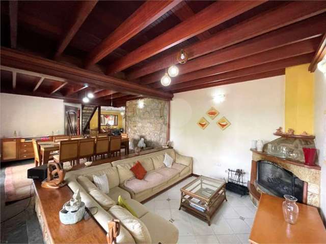 Casa em condomínio fechado com 6 quartos à venda na Alameda Volta ao Mundo, 108, Granja Viana II, Cotia, 1661 m2 por R$ 2.200.000