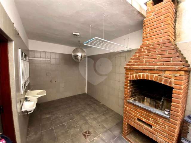 Casa com 2 quartos à venda na Rua Araújo Guimarães, 10, Jardim Monte Alegre, São Paulo, 200 m2 por R$ 645.000