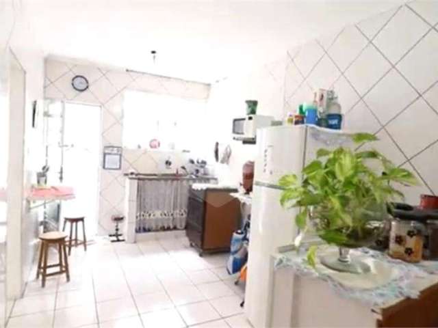 Casa com 3 quartos à venda na Rua Arauazinho, 35, Vila Marina, São Paulo, 120 m2 por R$ 450.000