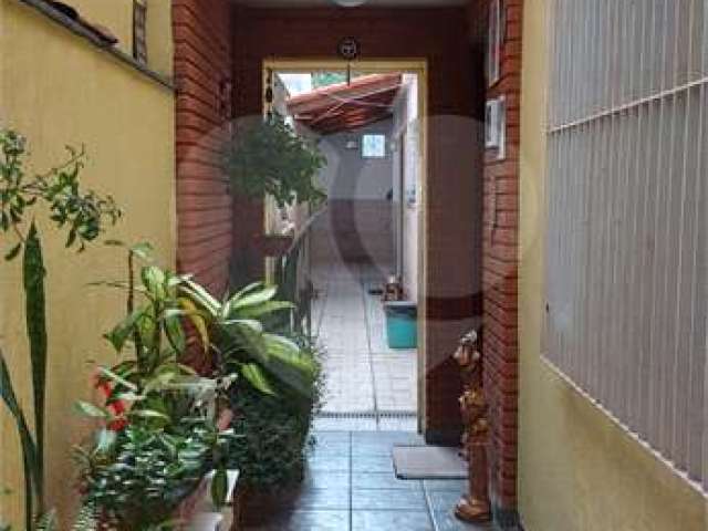 Casa com 3 quartos à venda na Rua Francisco Ursaia, 104, Jardim Regina, São Paulo, 162 m2 por R$ 670.000