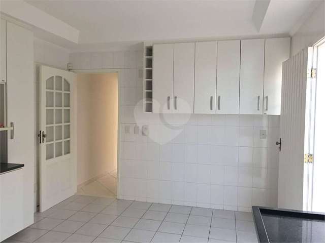 Casa com 3 quartos à venda na Rua Santa Engrácia, 105, Vila Lageado, São Paulo, 236 m2 por R$ 870.000