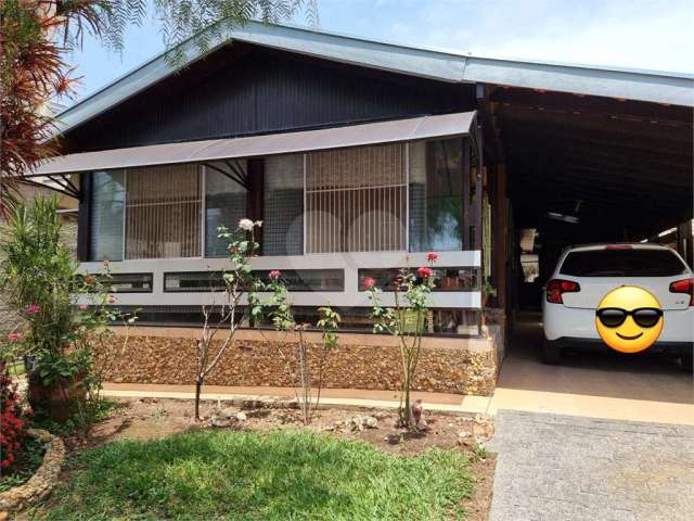 Casa em condomínio fechado com 3 quartos à venda na Rua Capitão José Manoel Rochadel, 92, Parque Residencial Maison Blanche, Valinhos, 163 m2 por R$ 650.000