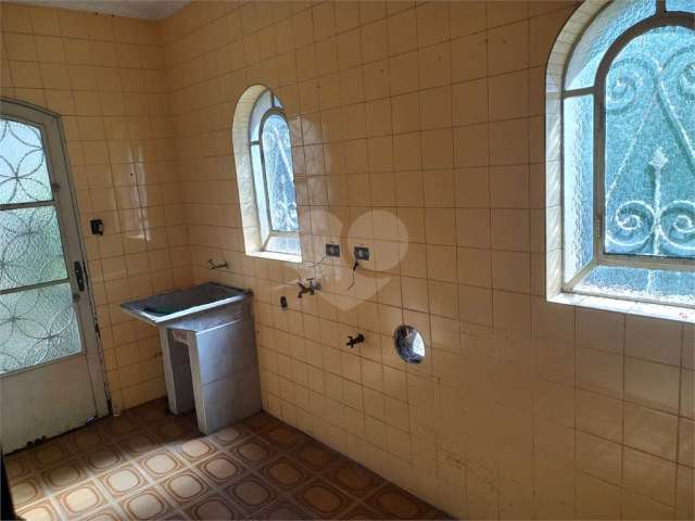 Casa com 3 quartos à venda na Rua Doutor Mário Vicente, 874, Vila Dom Pedro I, São Paulo, 300 m2 por R$ 1.070.000