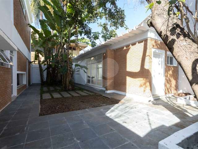 Casa com 6 quartos à venda na Rua Japiaçóia, 423, Vila Ida, São Paulo, 434 m2 por R$ 3.900.000