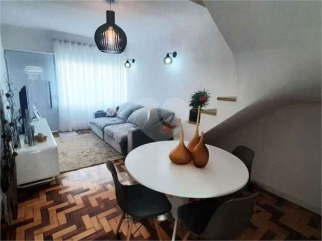 Casa com 2 quartos à venda na Rua Joaquim Oliveira Freitas, 2467, Vila Mangalot, São Paulo, 250 m2 por R$ 690.000