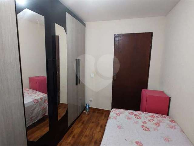 Apartamento com 3 quartos à venda na Rua Mamoneira, 148, Parque das Árvores, São Paulo, 52 m2 por R$ 319.000
