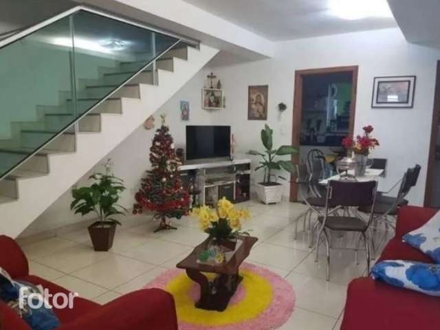 Casa geminada 3 quartos , suite , 1 vaga  em condominio