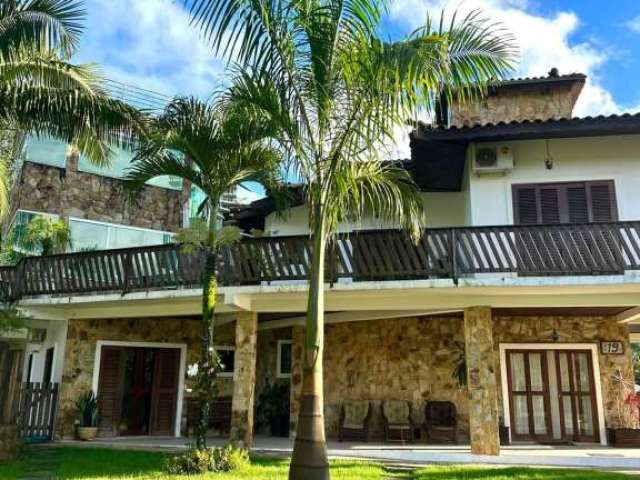 Ubatuba - Horto. Linda casa c/ 1.350m2 de terreno em condomínio a venda