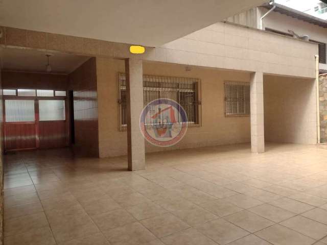 Casa com 3 dorms, Centro, Mongaguá - R$ 585 mil, Cod: 5762-3