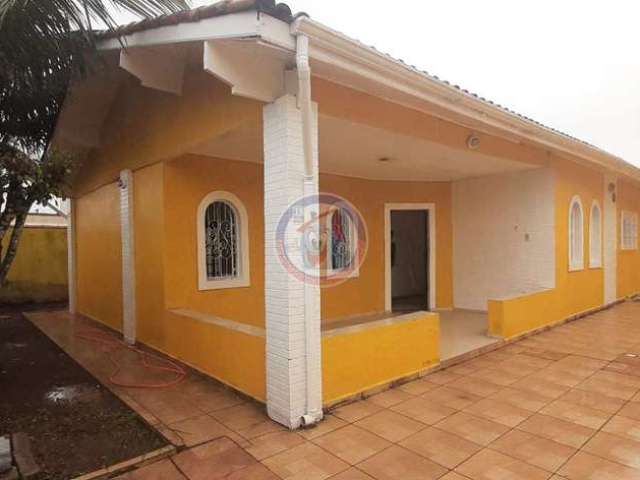 Casa com 3 quartos à venda na Avenida São Paulo, 2.381, Balneário Itaguaí, Mongaguá, 135 m2 por R$ 450.000