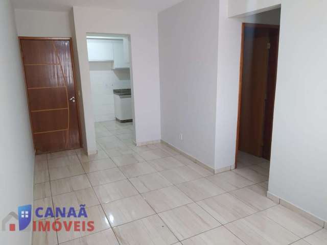 Apartamento térreo 3 quartos bairro Jardim Palmeiras próximo ABC