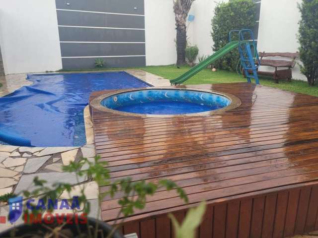 Linda casa , 3 quartos, piscina - bairro Roosevelt